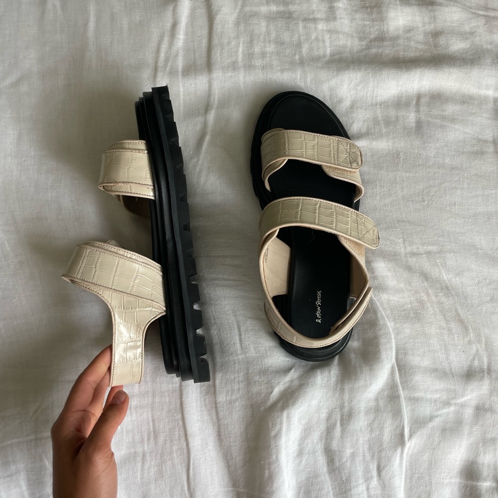 & Other Stories Beige Black Sandals